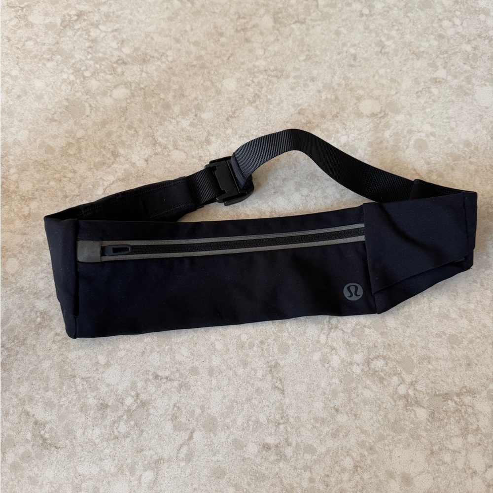 lululemon athletica Midnight Black Belt Bag